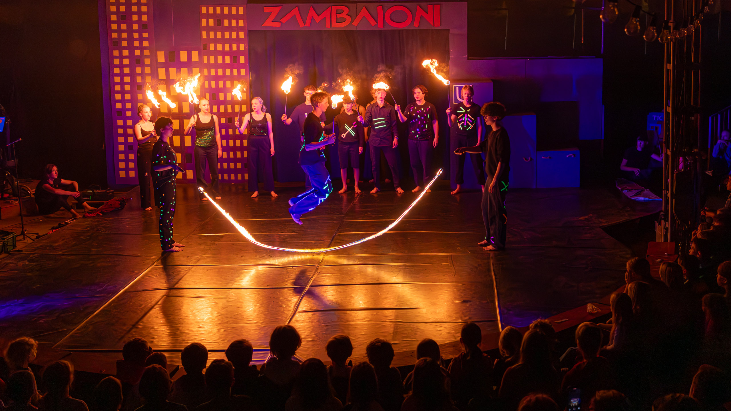 20250529120928 R5D 3235 e